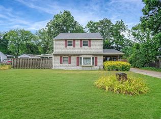 8 Linda Ln, Central Islip, NY