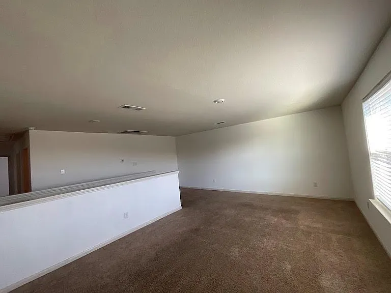 172 Allington Cir — Photo 31