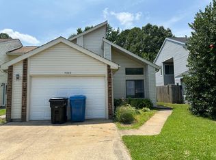 5388 Chatham Lake Dr, Virginia Beach, VA 23464