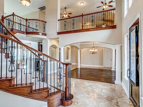 5th image of 1751 Greenwood Ct