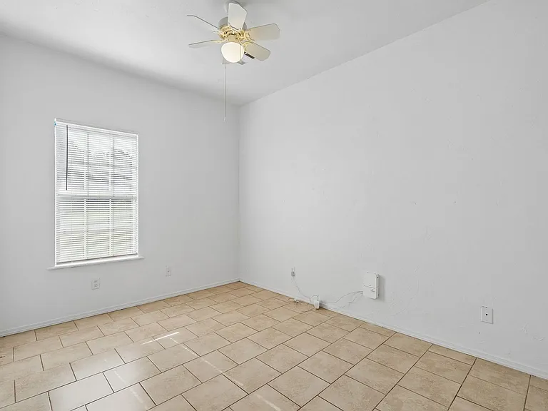 1021 Shady Creek Cir — Photo 17
