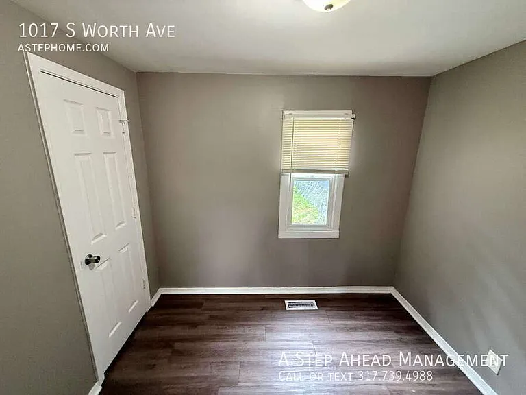 1017 S Worth Ave — Photo 6
