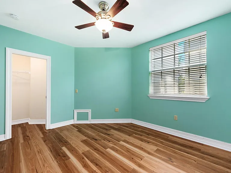 804 NE 16th Ave — Photo 9