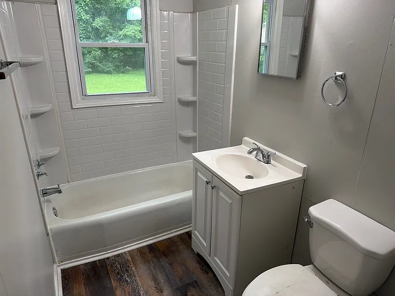 51 Cloverdale St — Photo 5