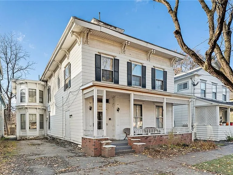 222 S Geneva St — Photo 21