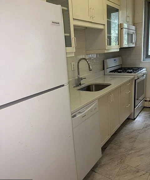 4200 Cathedral Ave NW #519 — Photo 9