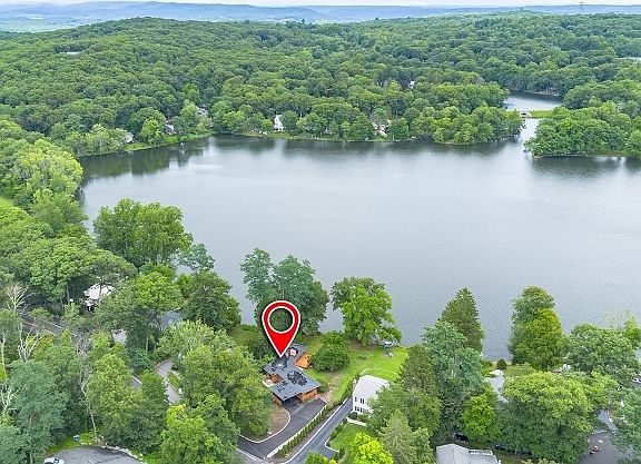 5th image of 24 Fayson Lake Rd