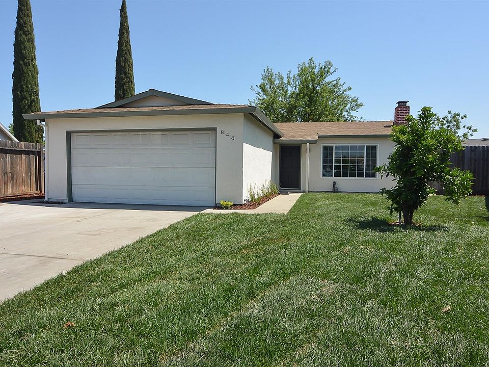 2nd image of 840 La Playa Ct