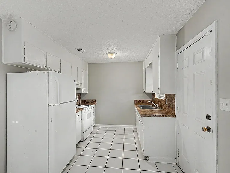 7231 Chapel St — Photo 14