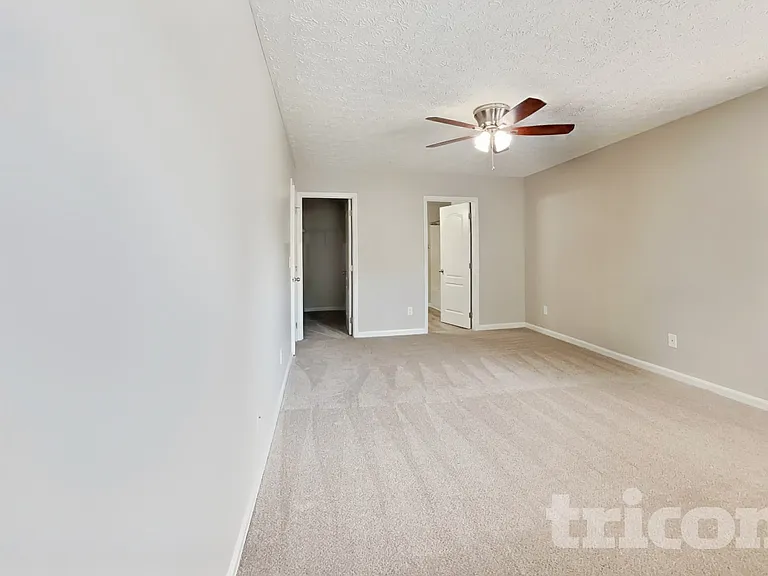 1829 Elkpark Dr — Photo 8