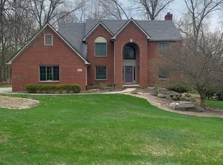 1149 Tennyson Dr, Milford, MI