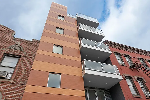 Sold by Nest Seekers International | media 8