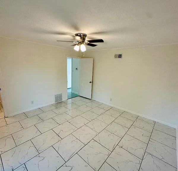 4224 Main St — Photo 12