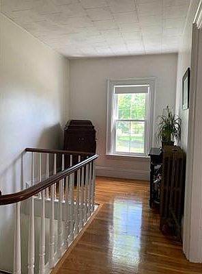 3rd image of 154 Vernon St #2