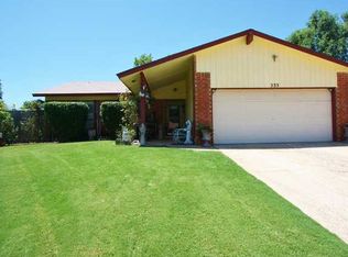 535 S Forest Court Dr, Mustang, OK 73064