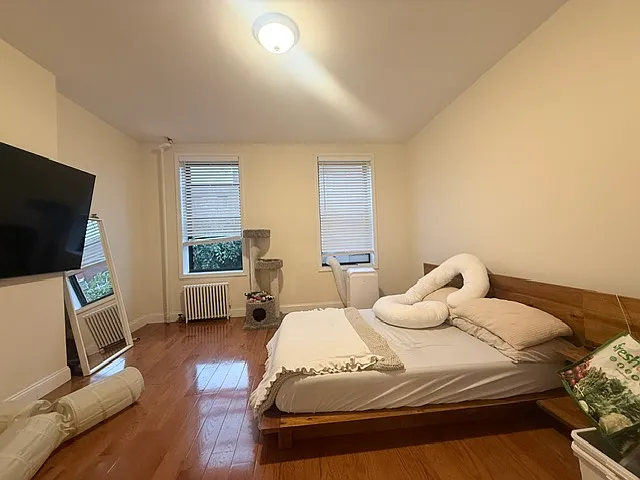 25-43 38th St #3R — Photo 8