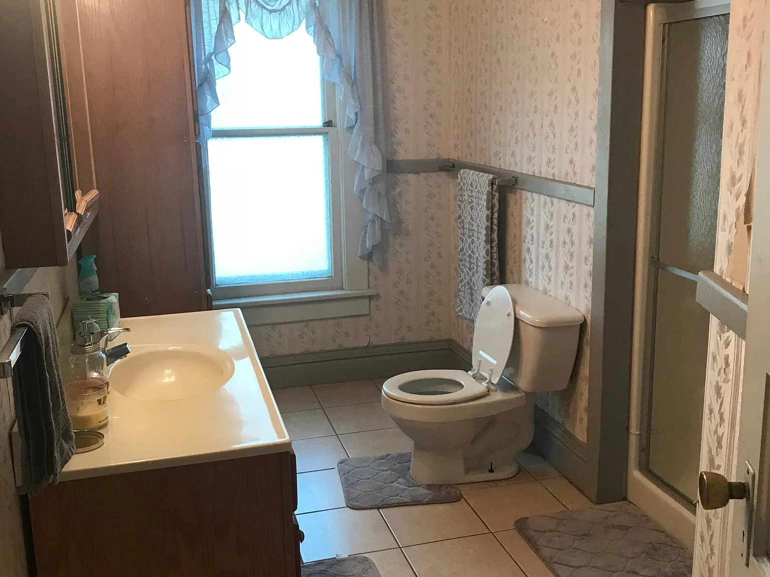 1017 Claflin Rd — Photo 3