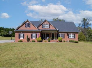 360 Sunset Rd, Clemmons, NC 27012