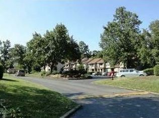 202 Bridgewater Dr, Newport News, VA 23603