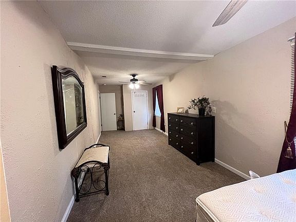4th image of 913 McGee Cir