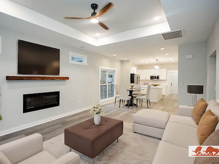 824 W Broad St — Photo 11