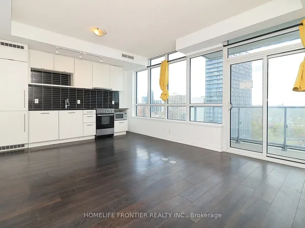 365 Church St #2208, Toronto, ON M5B 0B5