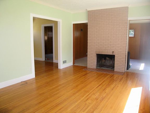 2nd image of 1730 D St #House