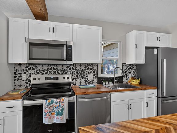 3rd image of 1109 Hickory Street