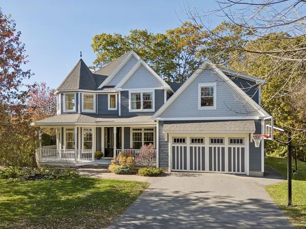 2 Dermot Drive, Cape Elizabeth, ME 04107