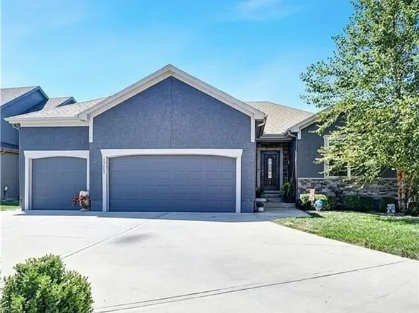 25069 W 150th Ter, Olathe, KS 66061
