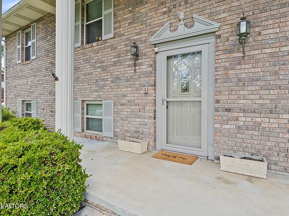 2nd image of 7509 Shaker Dr