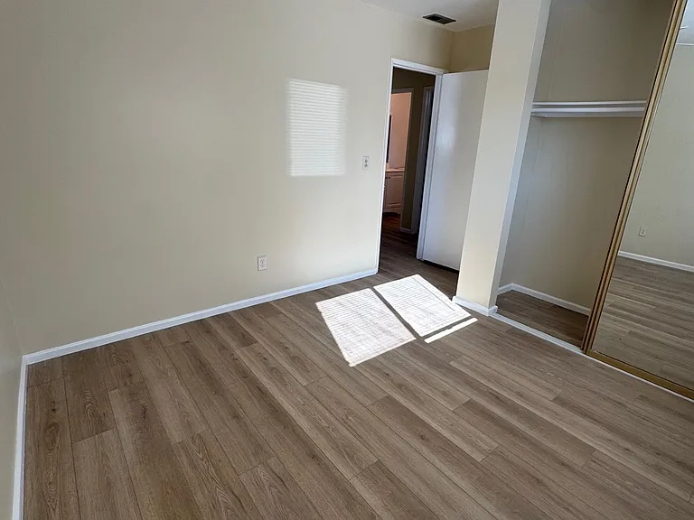 2434 Seawind Dr — Photo 7