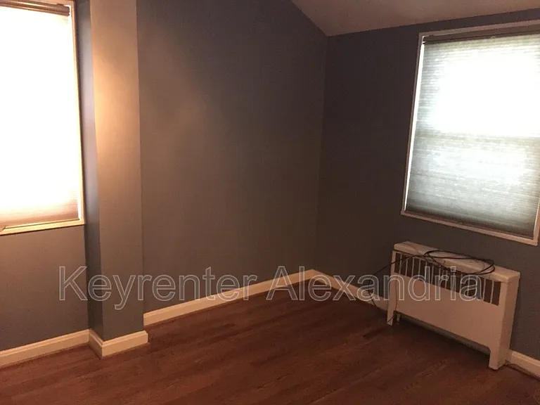 1610 Kenwood Ave — Photo 12