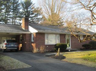 2418 Chestnut View Dr, Lancaster, PA 17603