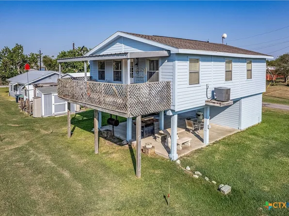 55 2nd St, Port Lavaca, TX 77979
