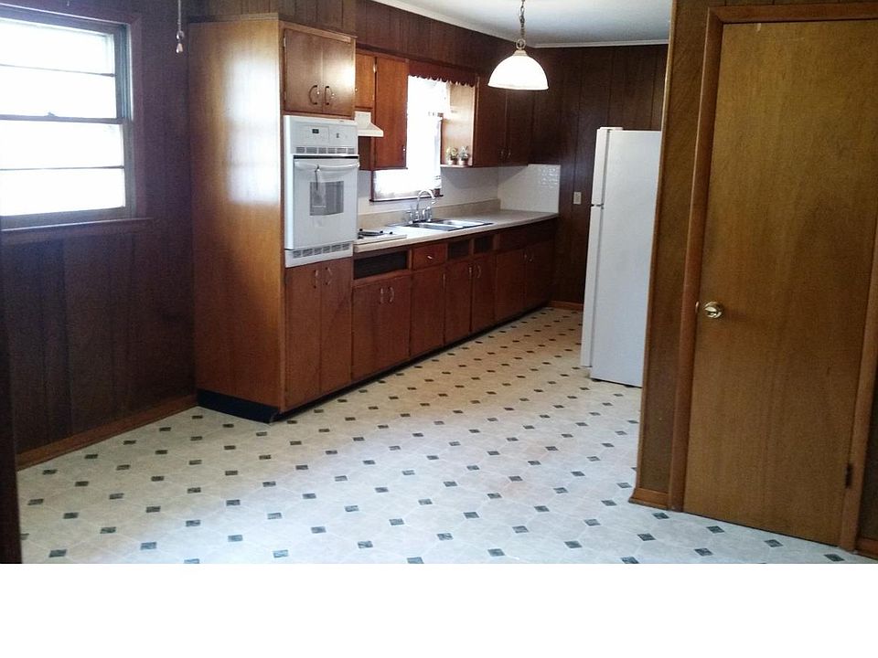 2nd image of 509 Eggerts Crossing Rd
