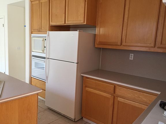 4th image of 603 Seasons Ln