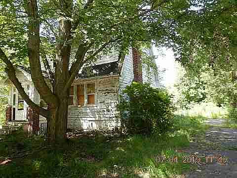 16915 Lamphere
