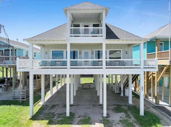 1215 Gulf Rd, Crystal Beach, TX 77650