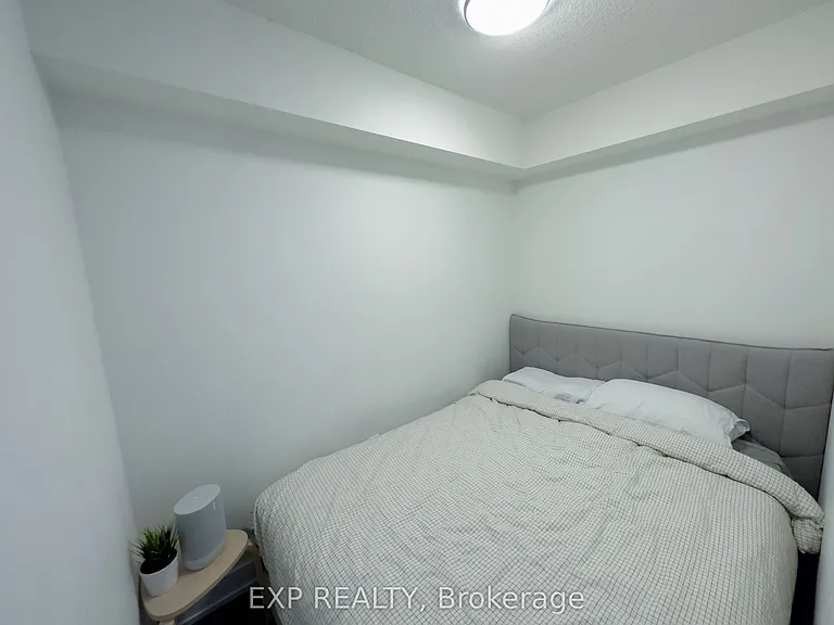 89 McGill St #1009 — Photo 6