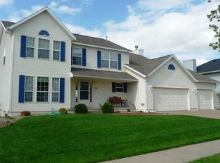 7002 Rockingham Dr SW, Cedar Rapids, IA 52404