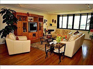 2nd image of 736 Island Way APT 704