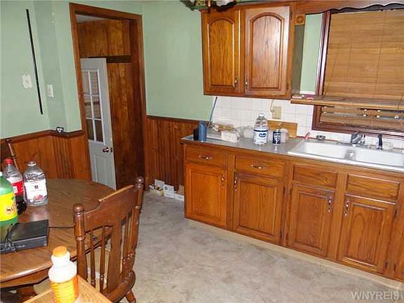 4th image of 84 Medina St