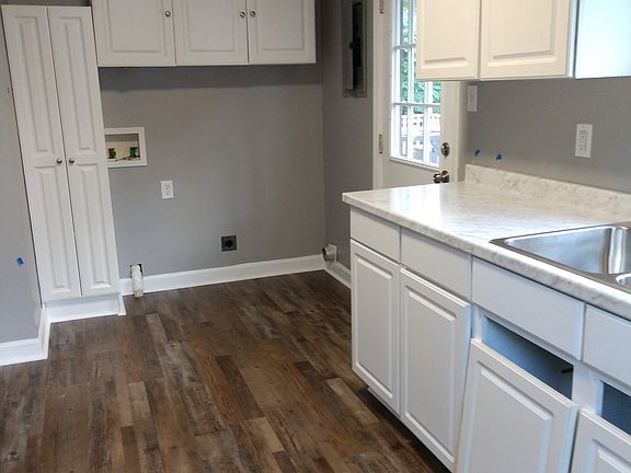 3rd image of 260 Fairforest Rd