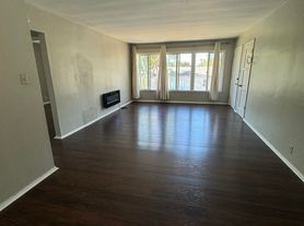 1402 S Sycamore St, Santa Ana, CA