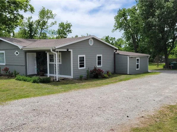 1106 W Olrich St, Rogers, AR 72756