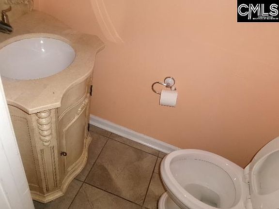5th image of 8 High Glen Ct