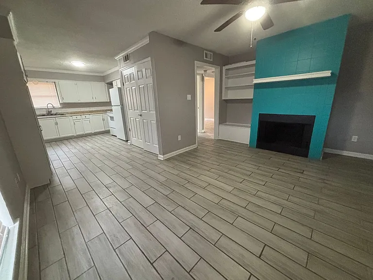 4122 Cherokee St — Photo 3