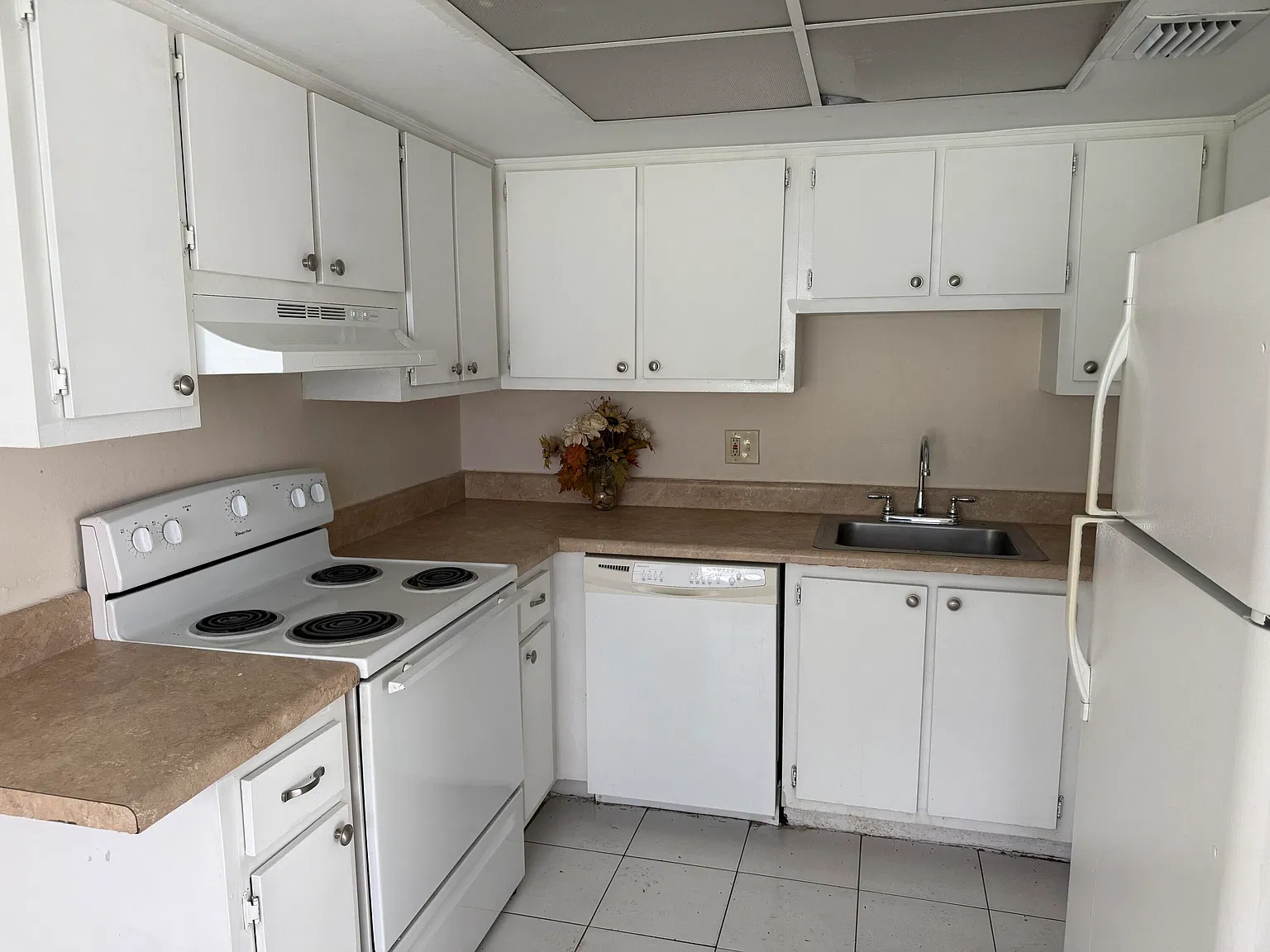 2 bed, 2.0 bath, 868 sqft, $2,000 — Photo 2