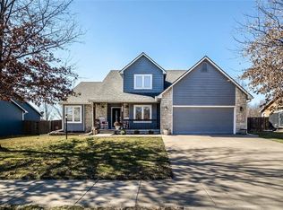 1814 S Osage Dr, Ottawa, KS 66067